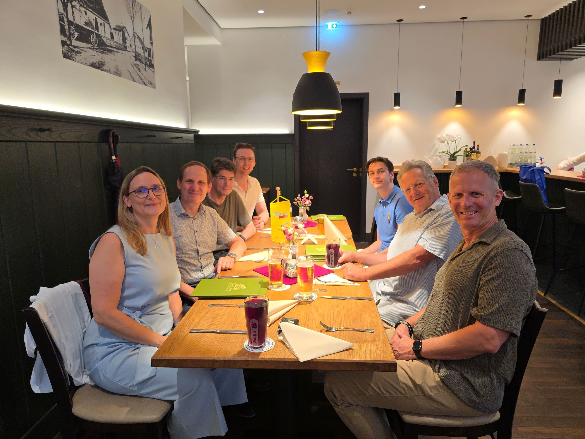 Wir bringen Demokratie an den Stammtisch